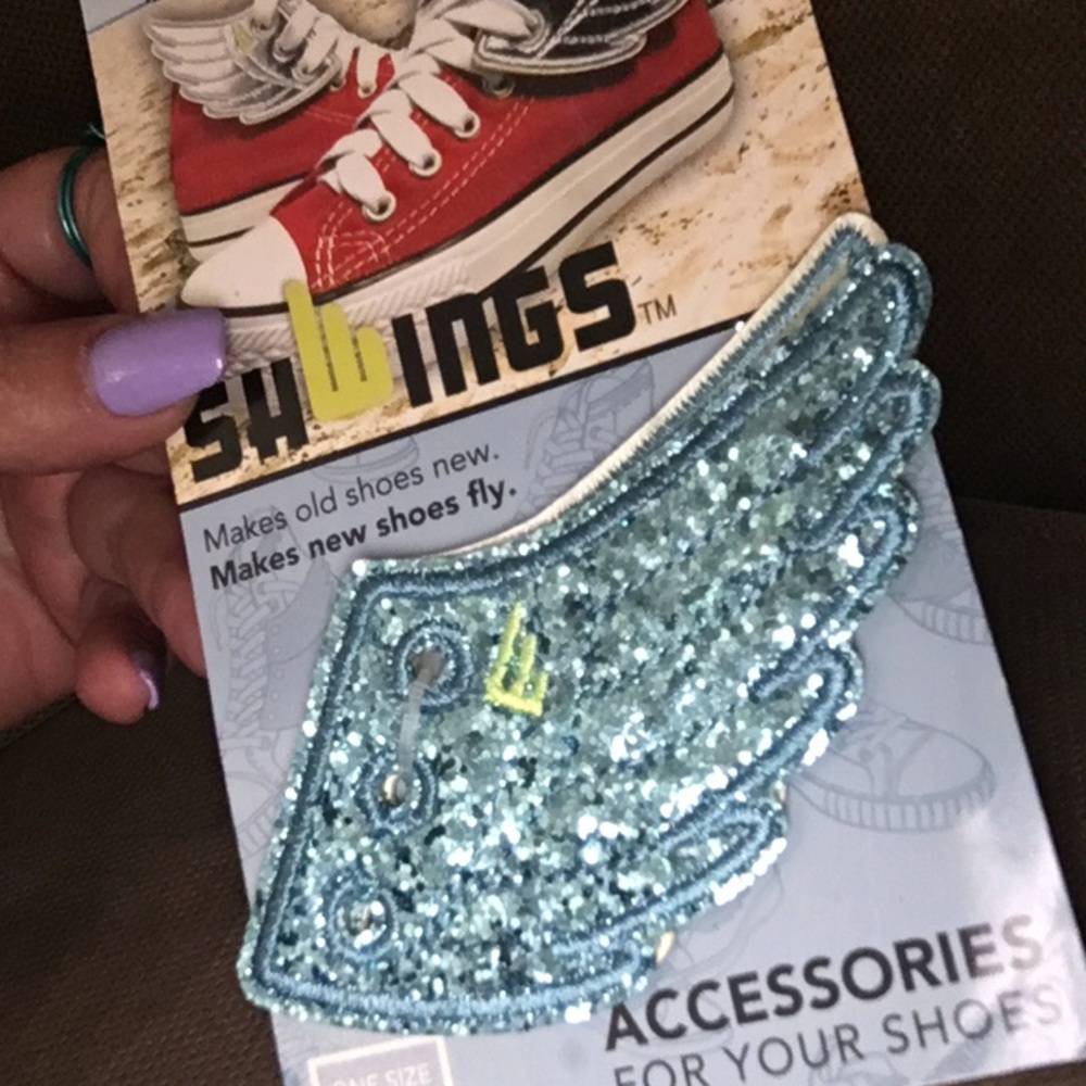 Accessories - Picture 3 of 6